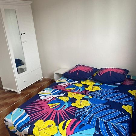 Appartement A Proximite De La Plage Du Bourg ! Sainte-Anne  Luaran gambar